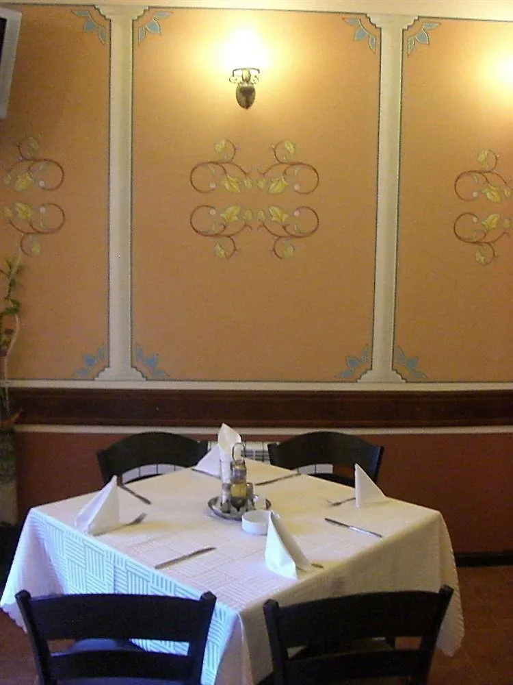 Family Hotel At Renaissance Square Plovdiv