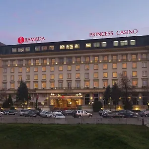 Ramada By Wyndham Trimontium פלובדיב