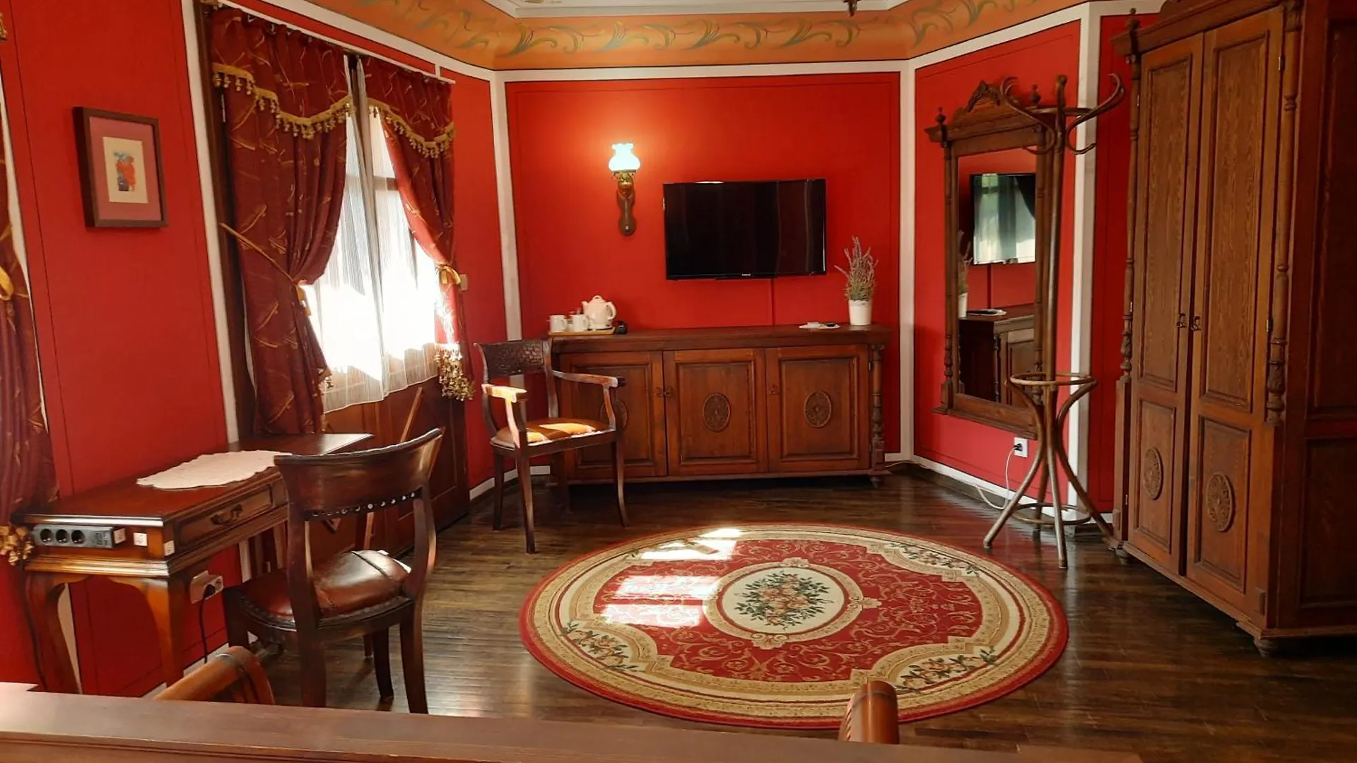 Family Hotel At Renaissance Square Plovdiv