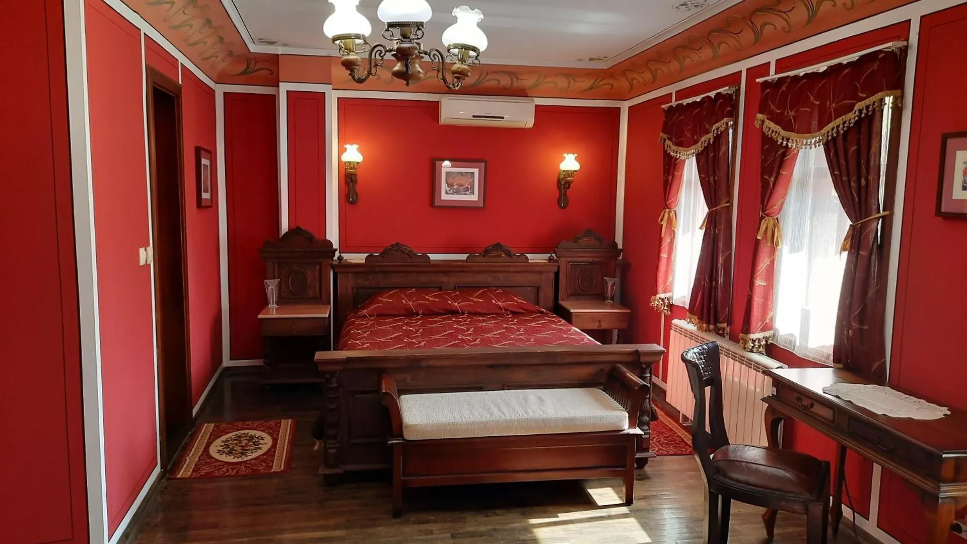 Family Hotel At Renaissance Square Plovdiv 3*,
