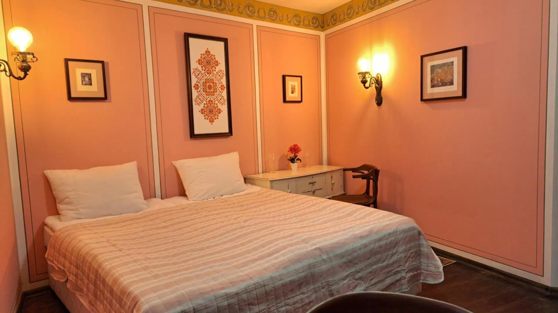 Family Hotel At Renaissance Square Plovdiv