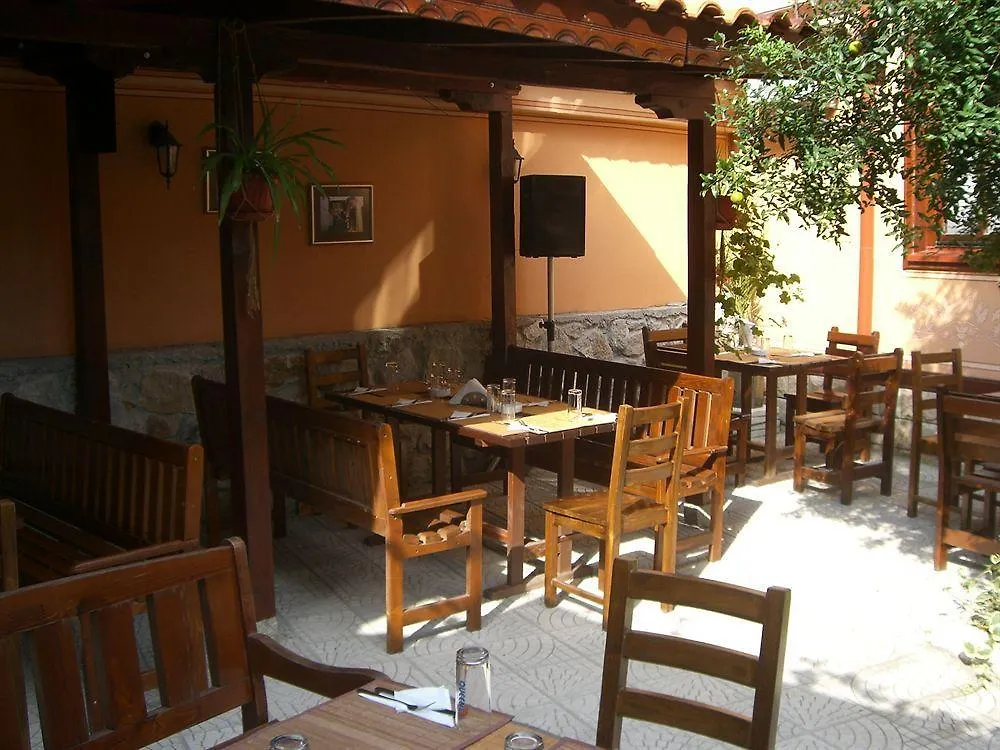 Family Hotel At Renaissance Square Plovdiv
