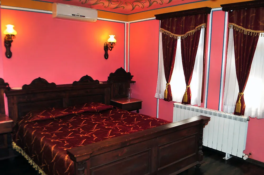 Family Hotel At Renaissance Square Plovdiv